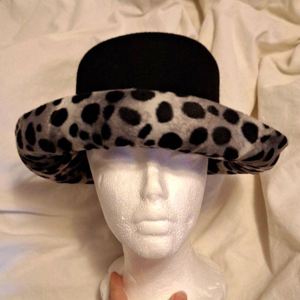 vintage Wool hat animal print brim Charter club hat